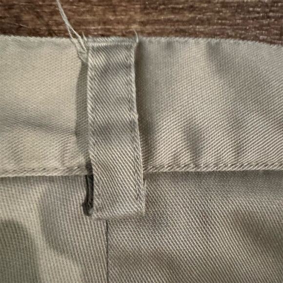 Lot of 2 Nike Golf FitDry Pleated Chino Shorts Beige Black Size 32 Pockets FLAW - Picture 4 of 16